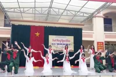 Trường THCS Gia Thủy tổ chức hoạt động kỷ niệm 22/12 với chủ đề “Vang mãi bản hùng ca”